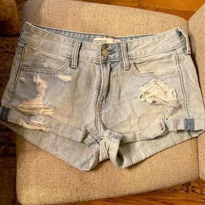 This is Abercrombie fitch jean shorts have been used. Size 2 Low Rise.